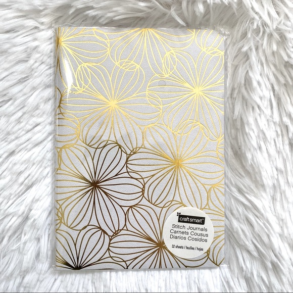 🍓 White & Metallic Gold Floral Journal Notebook - Picture 1 of 4